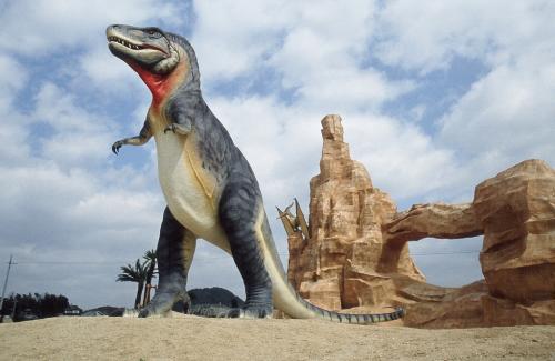 ティラノサウルス全身模型