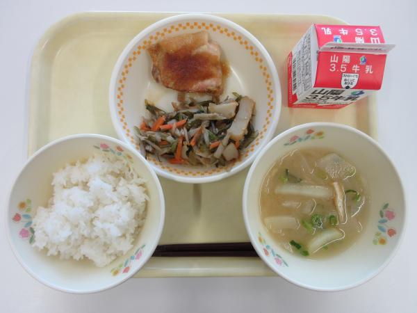 ごはん 牛乳 若鶏肉のバーベキューソースかけ きんぴらごぼう じゃがいものみそ汁