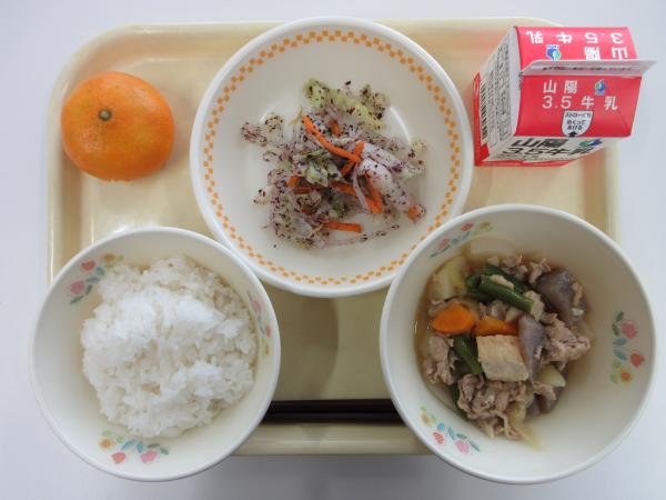 ごはん　牛乳　豚肉と野菜のみそ煮　ゆかりあえ　みかん