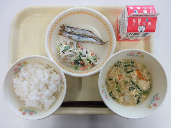 ごはん　牛乳　焼きししゃも　ごぼうとちくわのマヨネーズあえ　かきたま汁