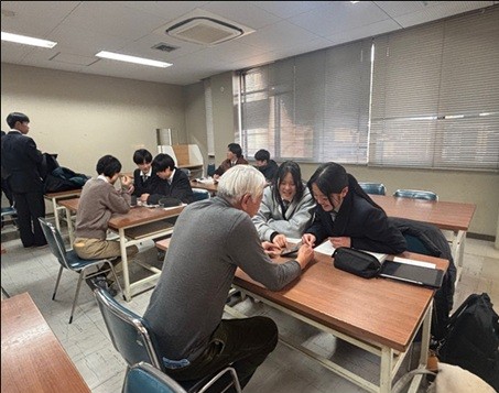 中高生によるスマホお助け教室